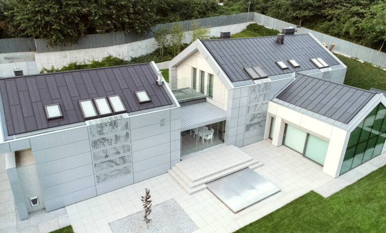 Zintegrowany dach fotowoltaiczny Solroof BP2 BP2.eu