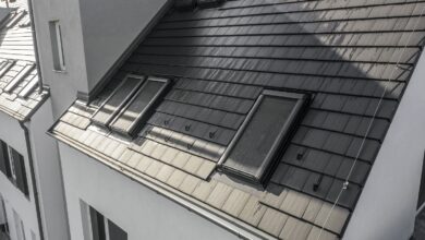 Okno Designo R7 w zestawie z fabrycznie zamontowaną markizą zewnętrzną Screen