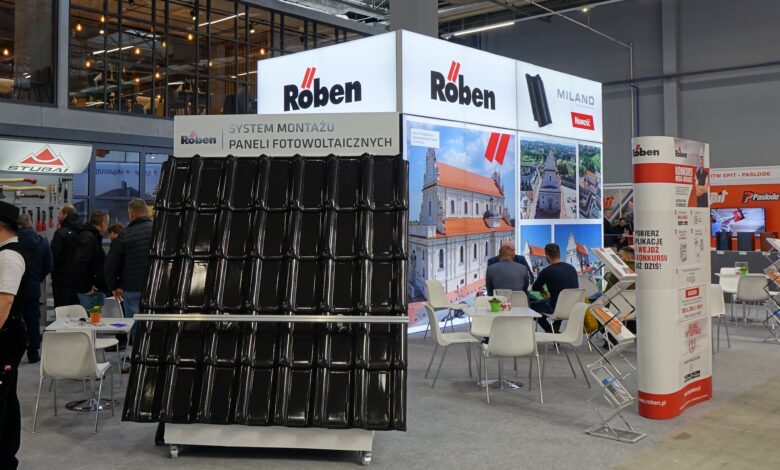 Firma Röben, jeden z liderów rynku dachówek ceramicznych i materiałów budowlanych, została Złotym Sponsorem IV Kongresu i Targów Dekarzy, Blacharzy, Cieśli DACH FORUM 2025. Wydarzenie odbędzie się 17 i 18 stycznia 2025 roku w Kielcach i zgromadzi przedstawicieli branży dekarskiej z całej Polski.
