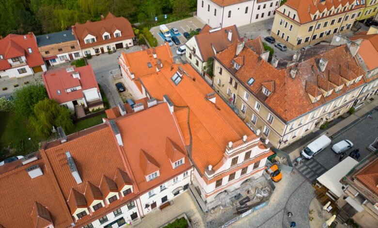 Kamienica Oleśnickich w Sandomierzu z nowym dachem
