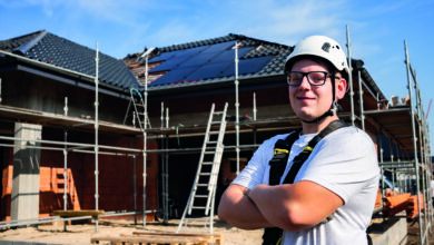 Zintegrowany system SunLACE marki swissporTON montaż przez dekarzy